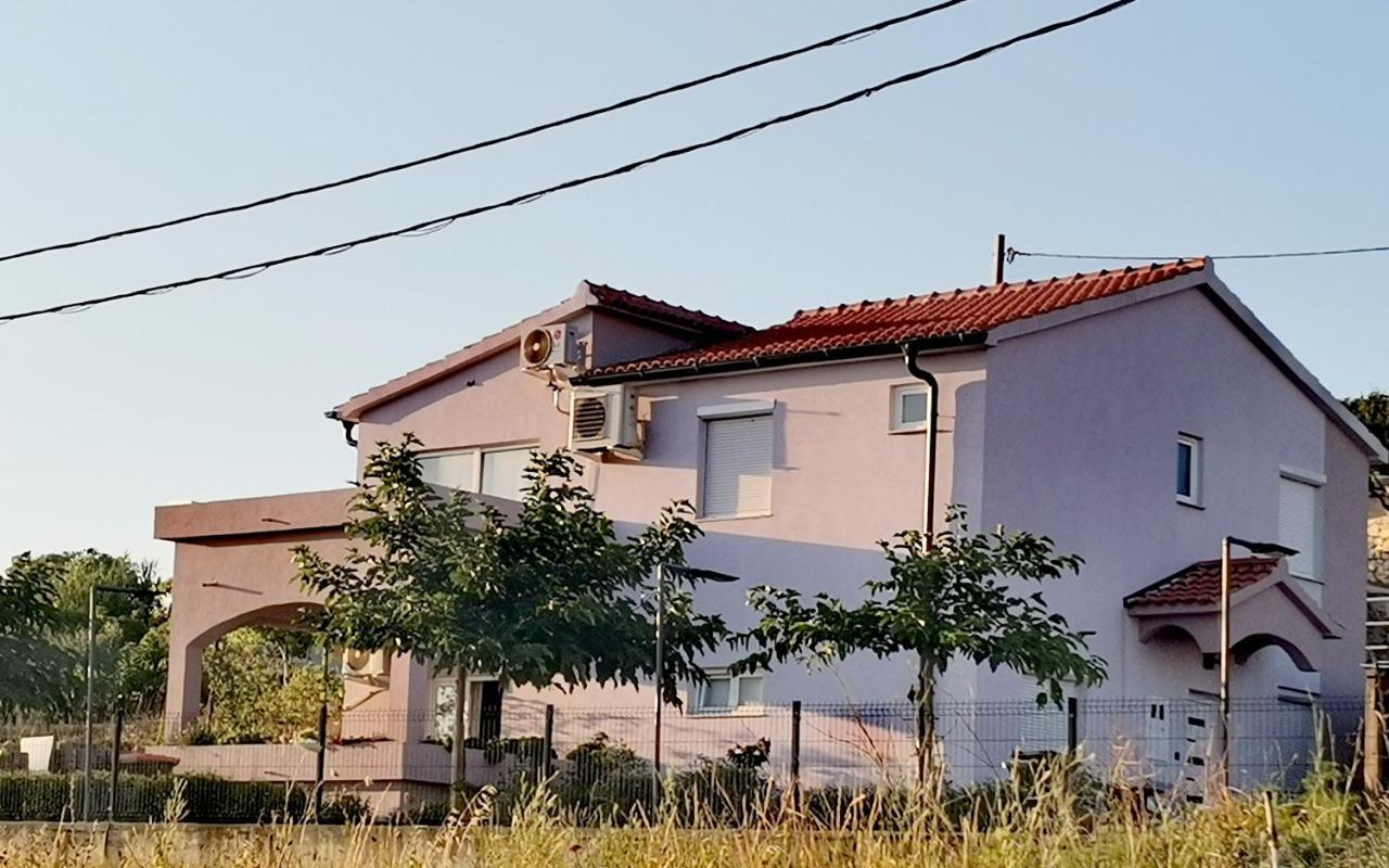 Apartmani Darko Ртина Экстерьер фото